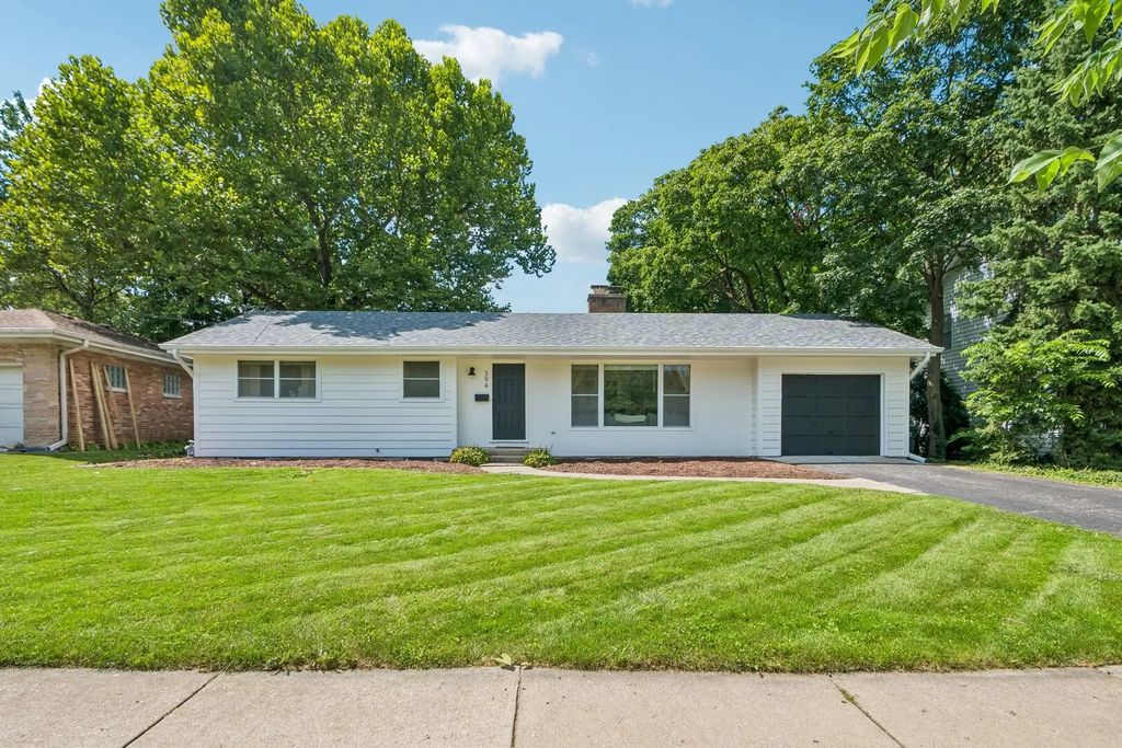 394 Bryant Avenue, Glen Ellyn