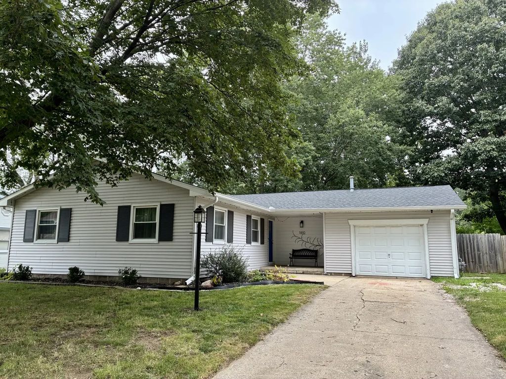 1810 Rebecca Drive, Champaign