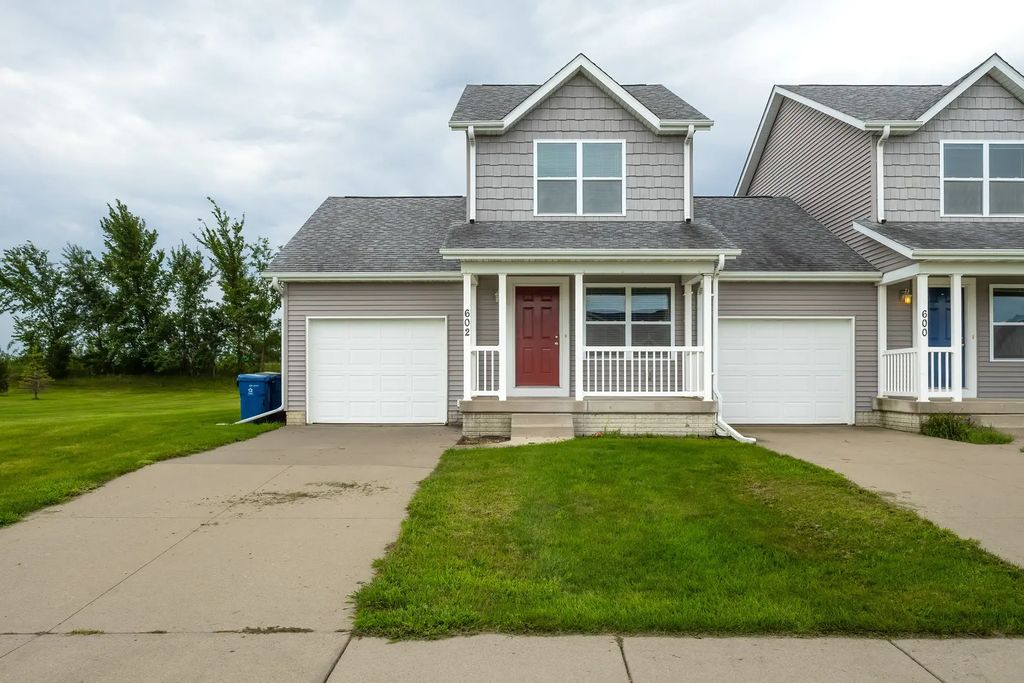 602 Prairie Meadow Drive, Blue Grass