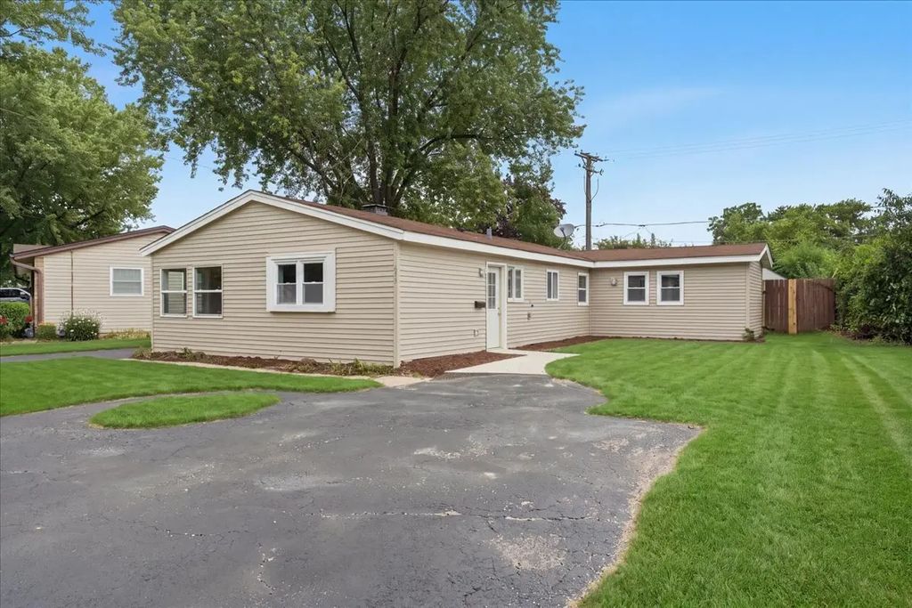 693 Minerva Avenue, Wauconda