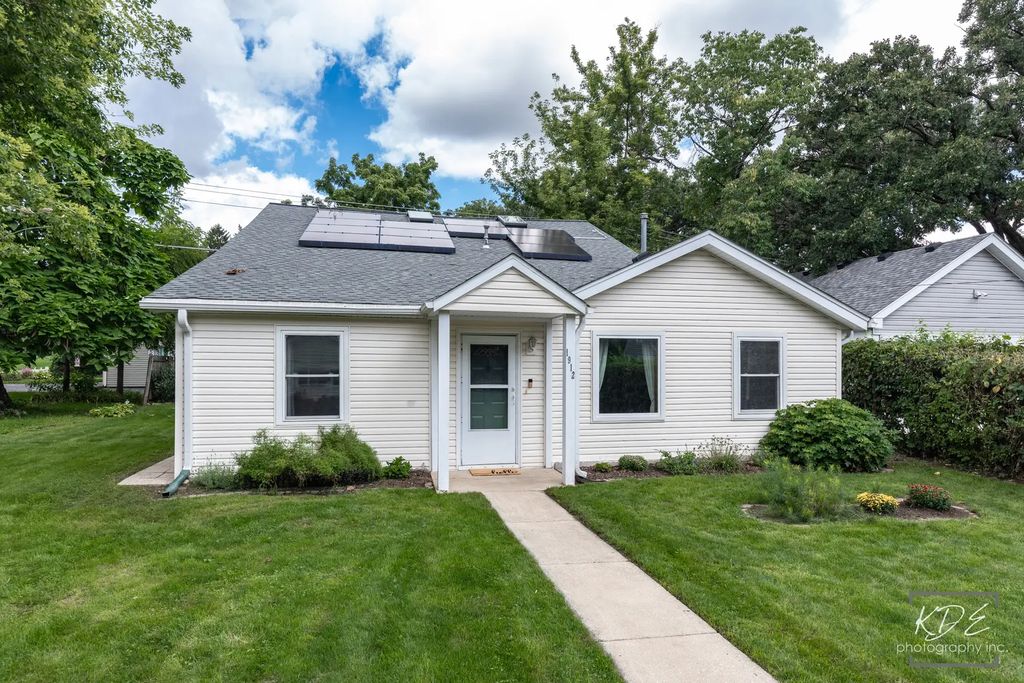 1912 Burlington Avenue, Lisle
