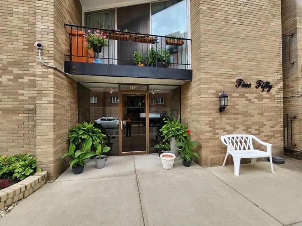 550 Ida Street 4sw, Des Plaines