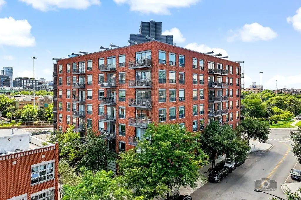 859 W Erie Street 303, Chicago, 60642
