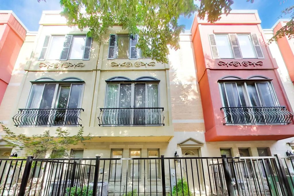 515 N Peoria Street, Chicago, 60642