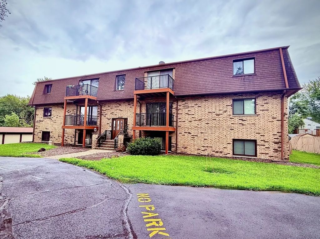5102 25th Ave Court 201, Moline