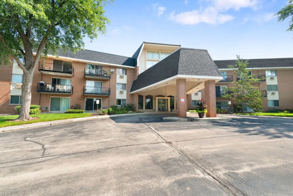 1198 Royal Glen Drive 101-e, Glen Ellyn