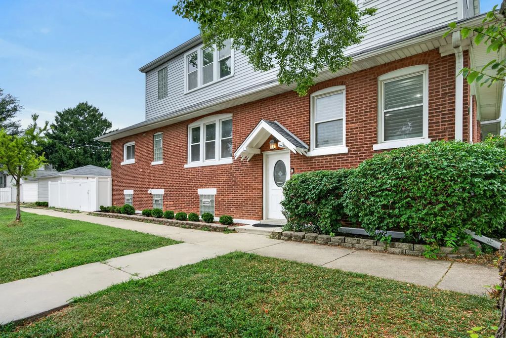 1147 Wesley Avenue, Oak Park