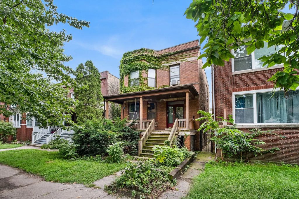 1311 W Columbia Avenue, Chicago, 60626