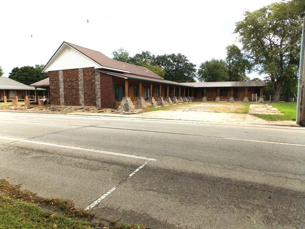 223 N Broadway Street, Centralia