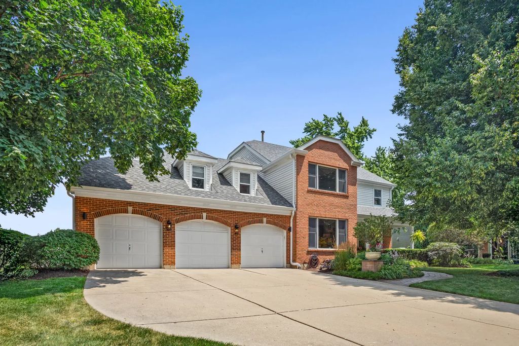 2917 Whispering Oaks Drive, Buffalo Grove
