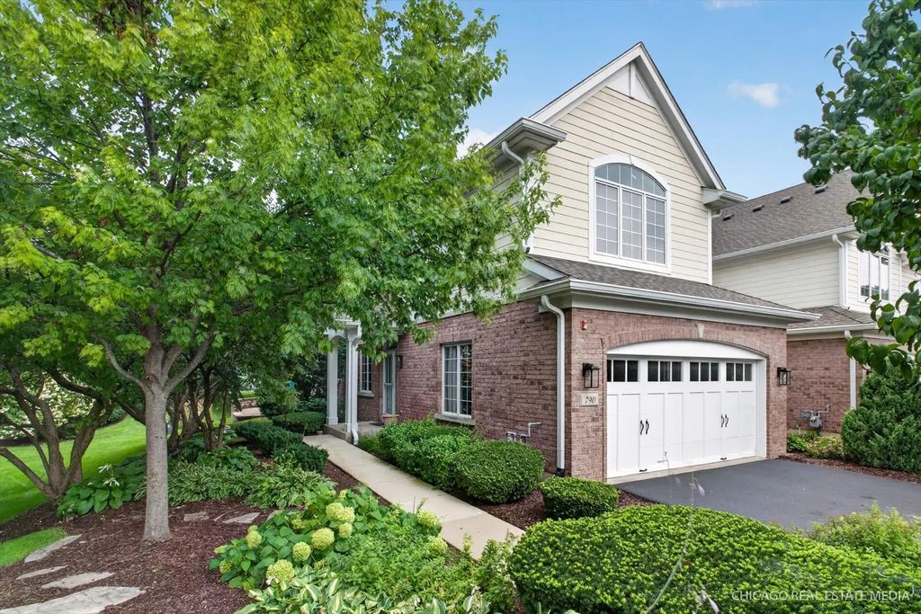790 Parkview Court, Glen Ellyn