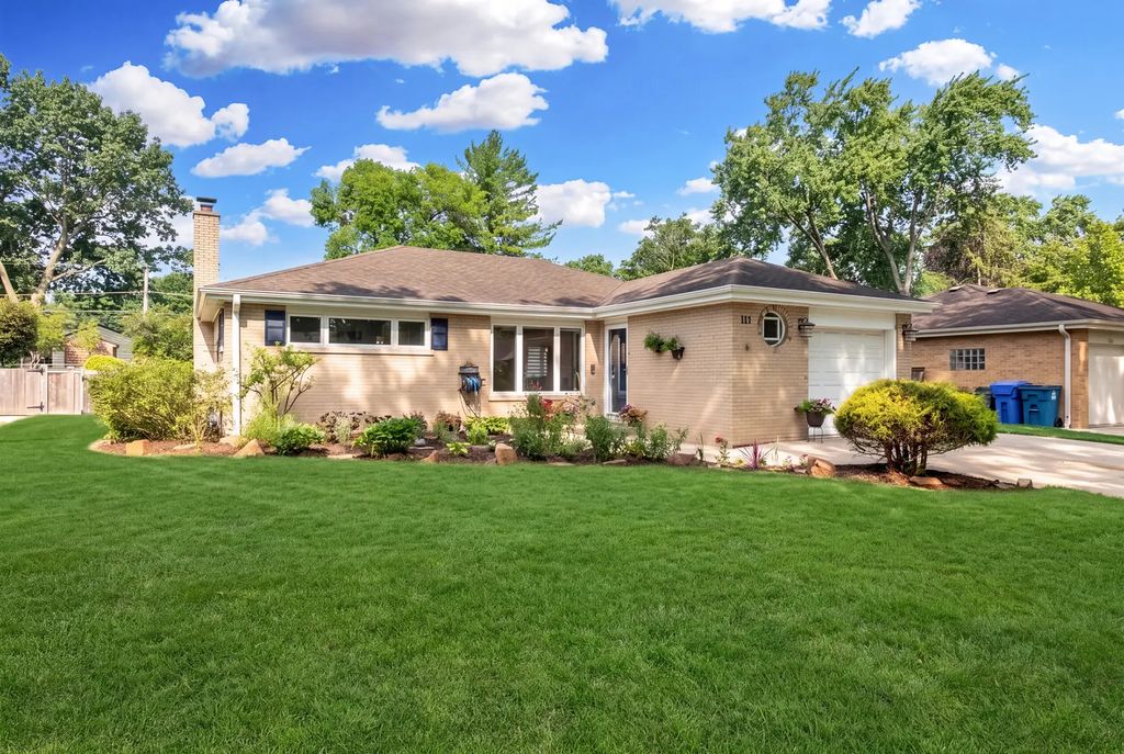114 N Elm Street, Mount Prospect