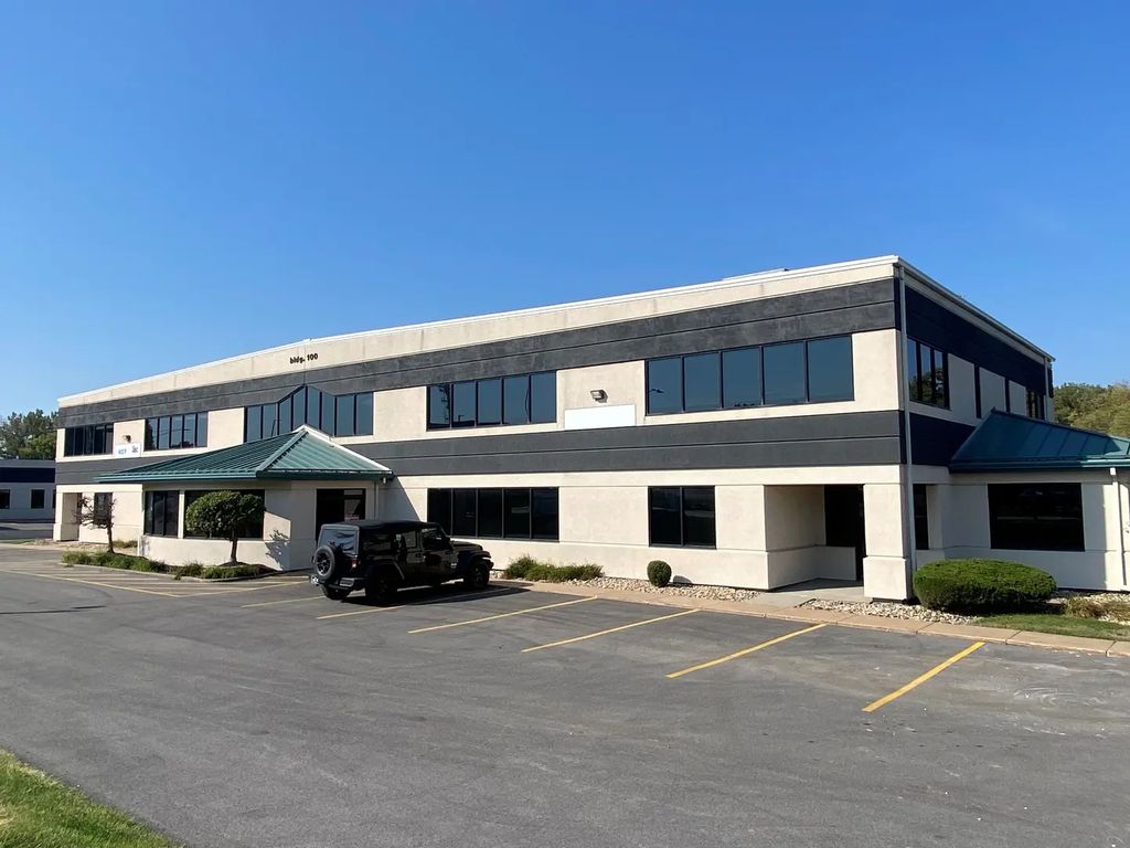 5000 Tremont Avenue 100c, Davenport