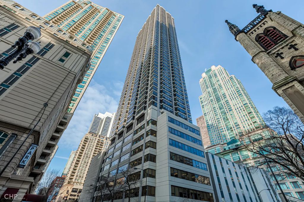 30 E Huron Street 3003, Chicago, 60611