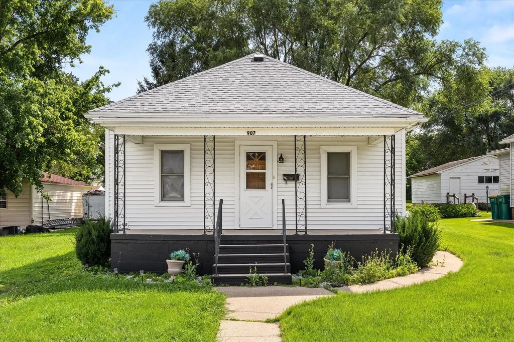 907 Johnson Street, Streator