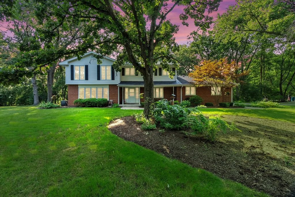 3 Old Creek Road, Palos Park
