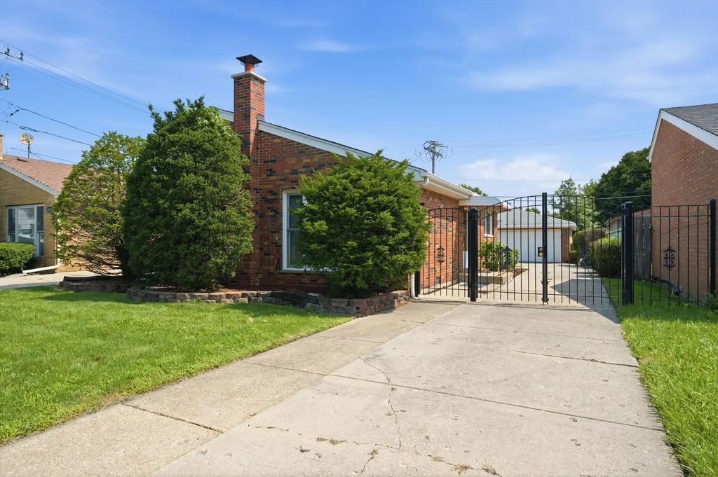 10519 S Pulaski Road, Chicago
