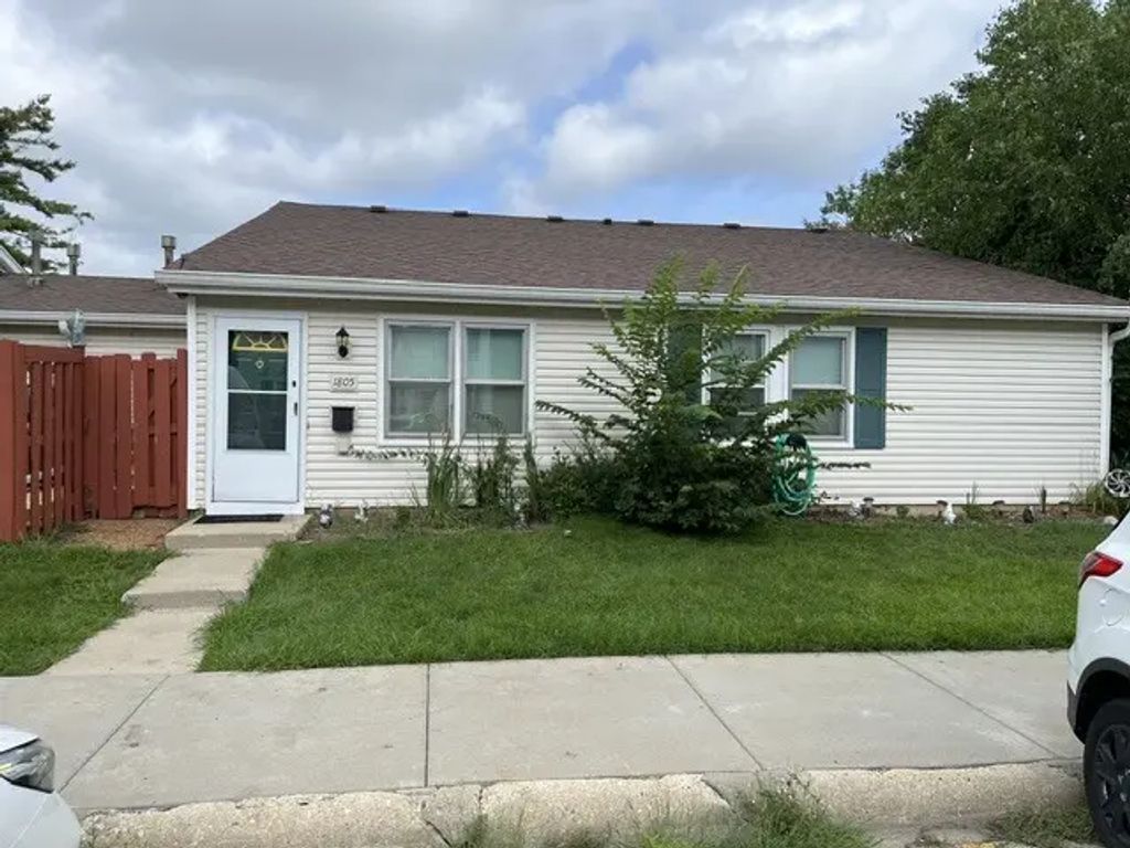 1805 Jamestown Circle, Hoffman Estates