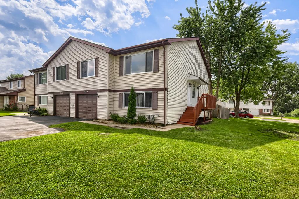 2165 Wildwood Court, Hanover Park