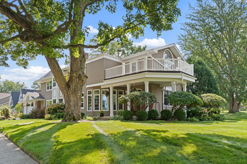 390 Grandview Avenue, Glen Ellyn
