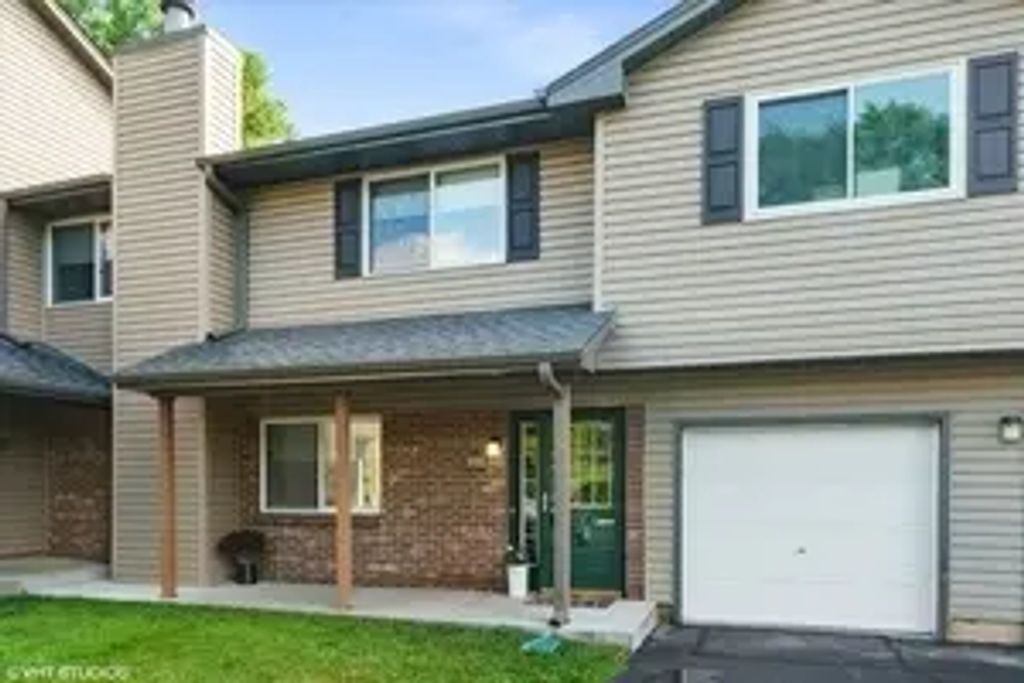 450 Valley Drive 101, Naperville