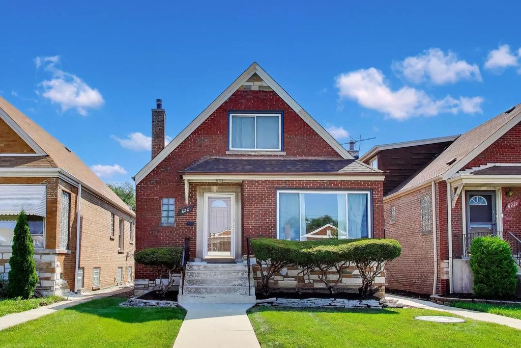 8221 S Troy Street, Chicago, 60652