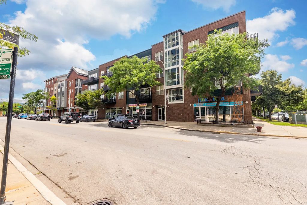 17 W 35th Street 304, Chicago