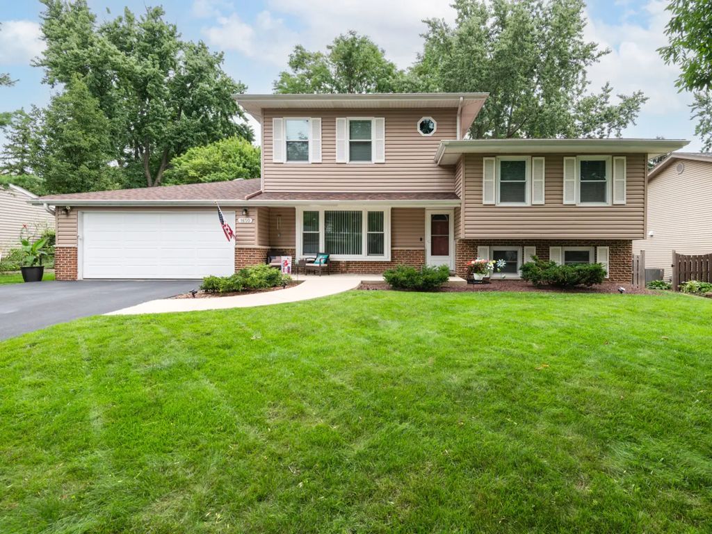 1650 Fender Road, Naperville
