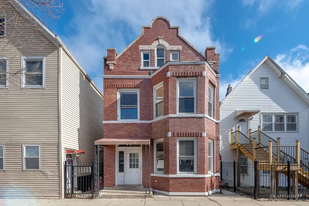 4505 S Justine Street, Chicago
