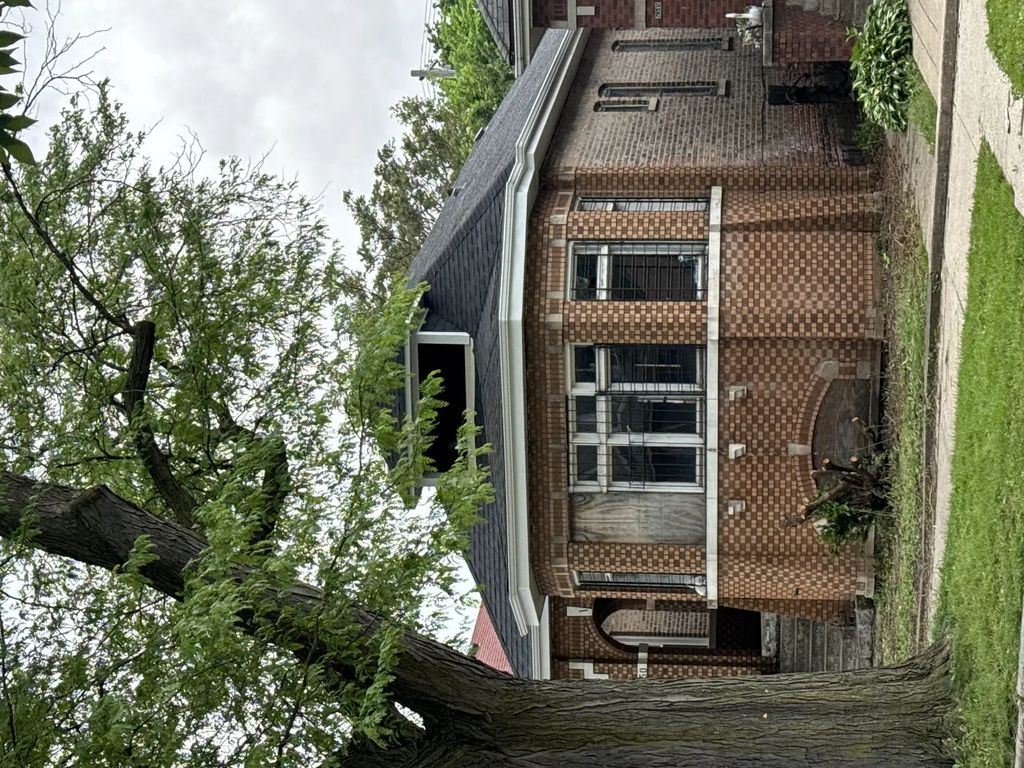 8350 S Green Street, Chicago, 60620
