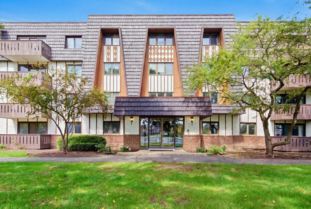 13200 Heiden Circle 2301, Lake Bluff, 60044