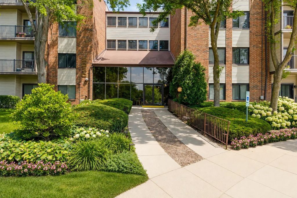 3030 Pheasant Creek Drive 405, Northbrook, 60062