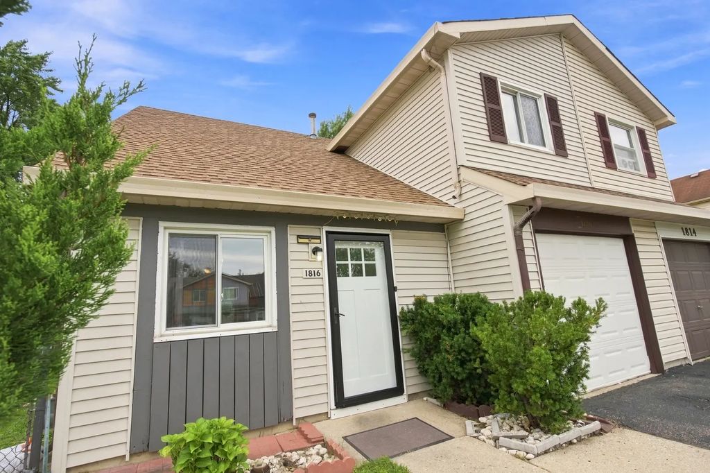 1816 Whitney Drive, Hanover Park