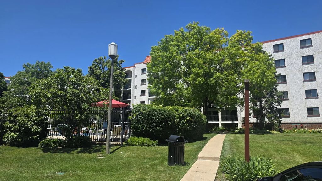 475 Plum Creek Drive 401, Wheeling
