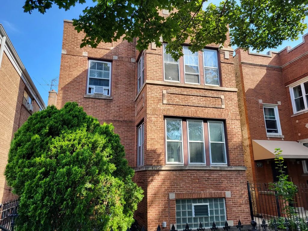 4140 W Barry Avenue, Chicago, 60641