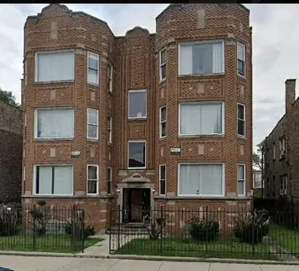 8136 S Marshfield Avenue, Chicago
