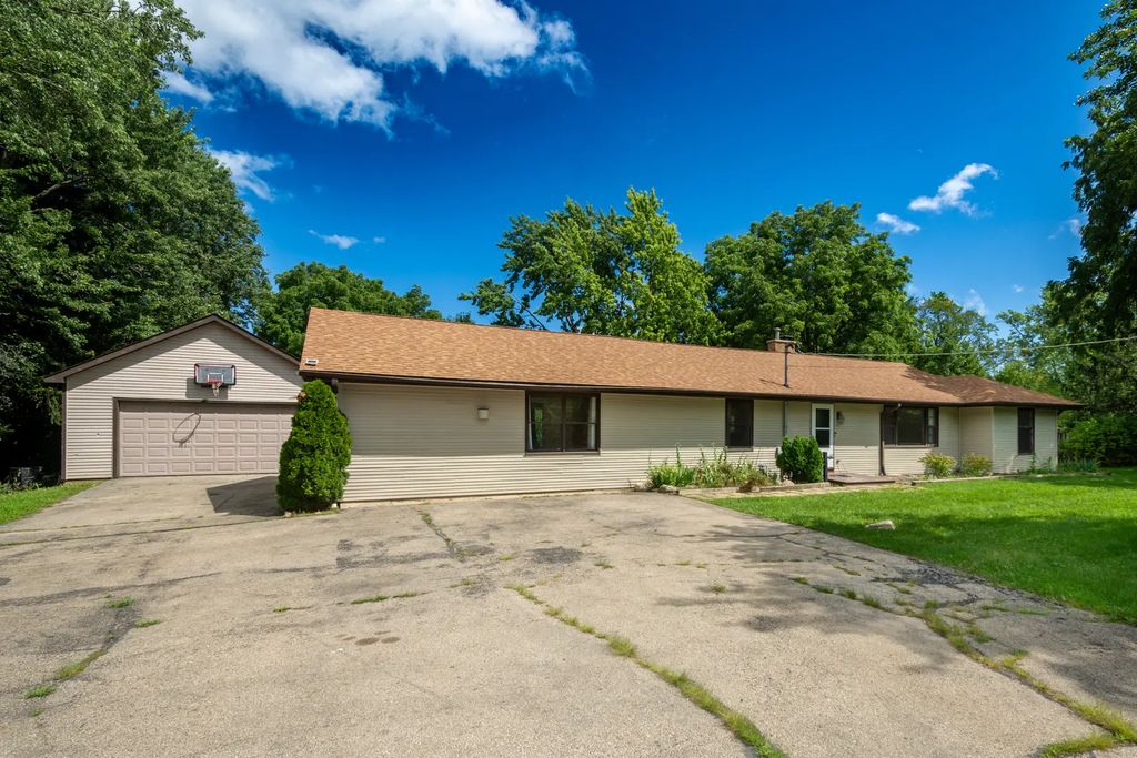 35861 N Fuller Road, Gurnee