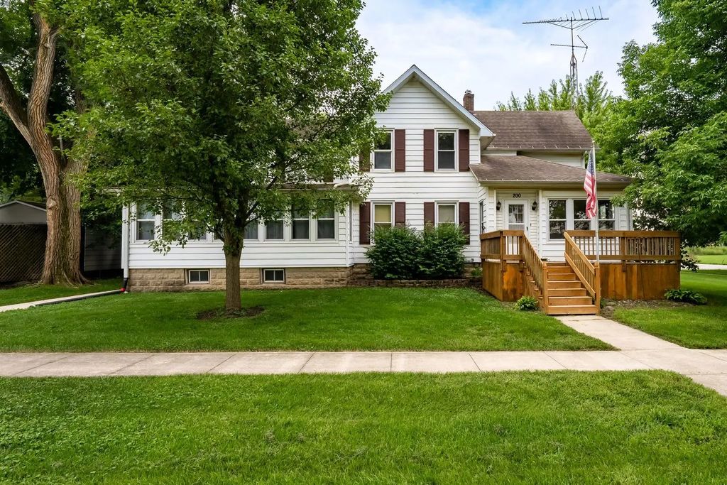 200 E Scott Street, Odell