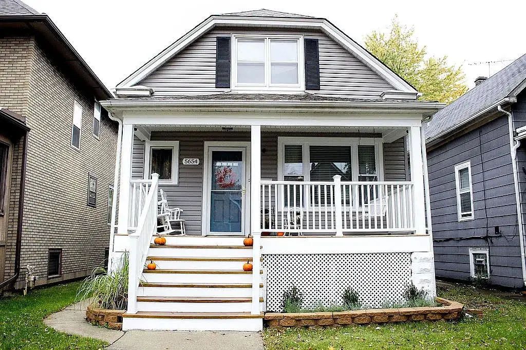 5654 W Byron Street, Chicago, 60634
