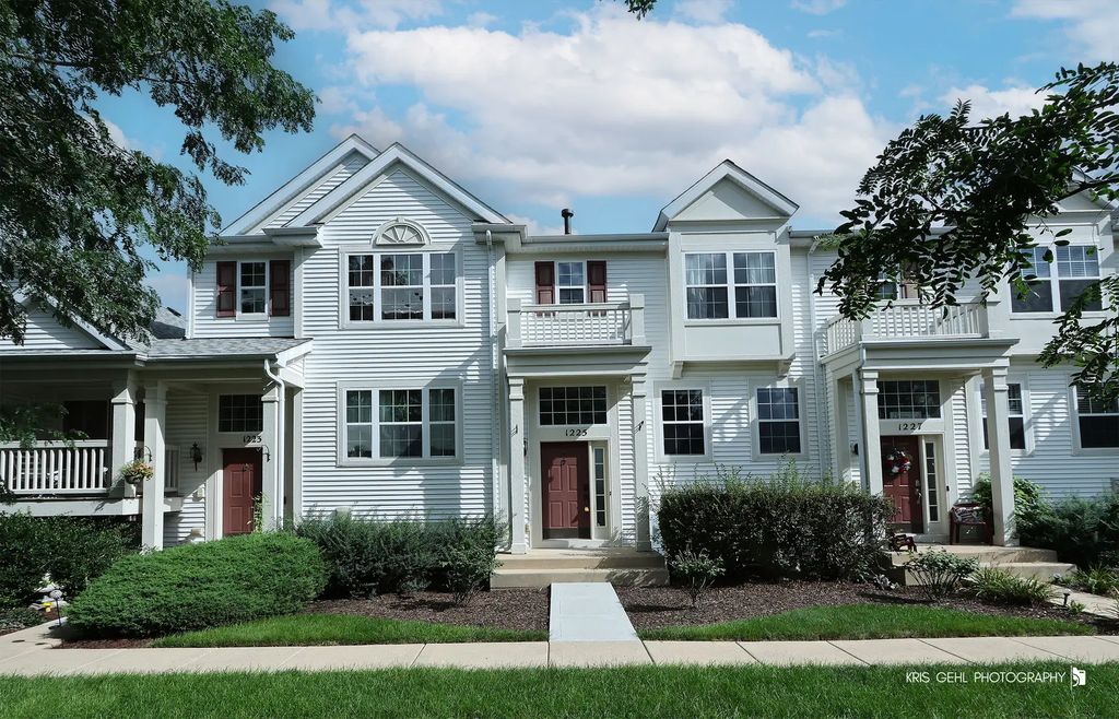 1225 Driftwood Lane, Pingree Grove