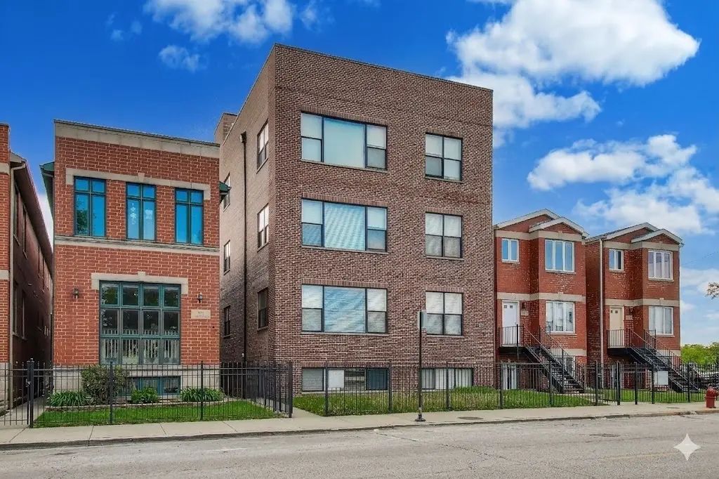 504 S Oakley Boulevard, Chicago