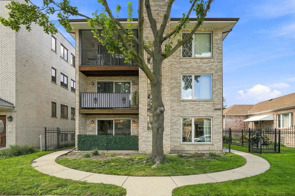2530 N 74th Avenue 1, Elmwood Park