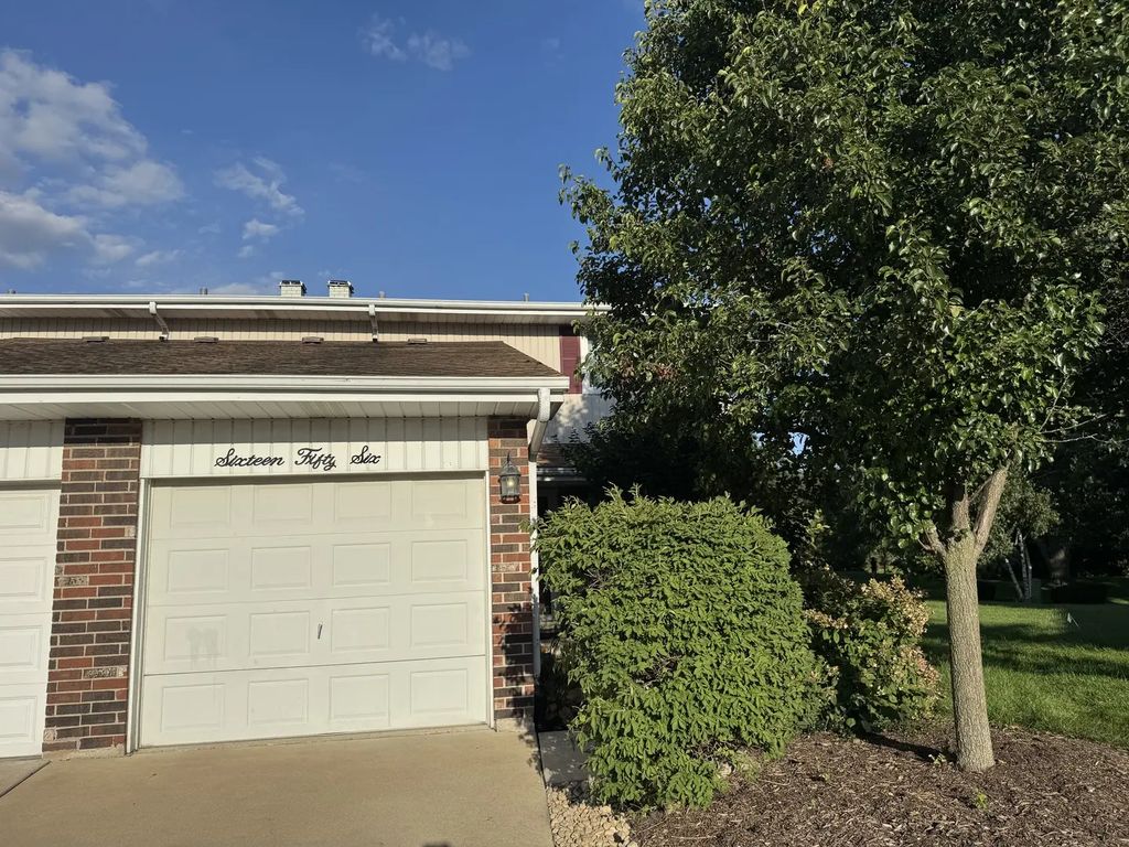 1656 Castbourne Court, Wheaton