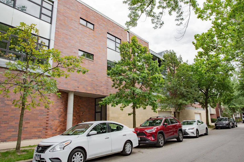 3741 N Wolcott Avenue 12, Chicago, 60613