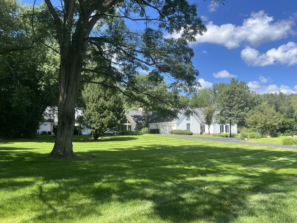 7716 Crystal Springs Road, Bull Valley