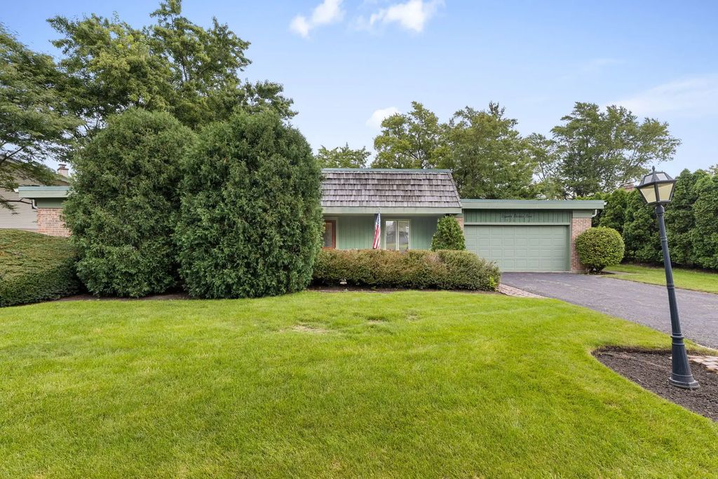 1135 Adirondack Drive, Northbrook, 60062