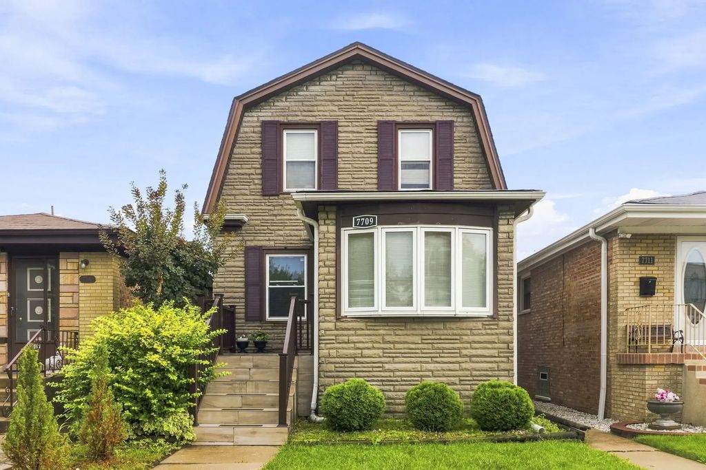 7709 W Addison Street, Chicago, 60634