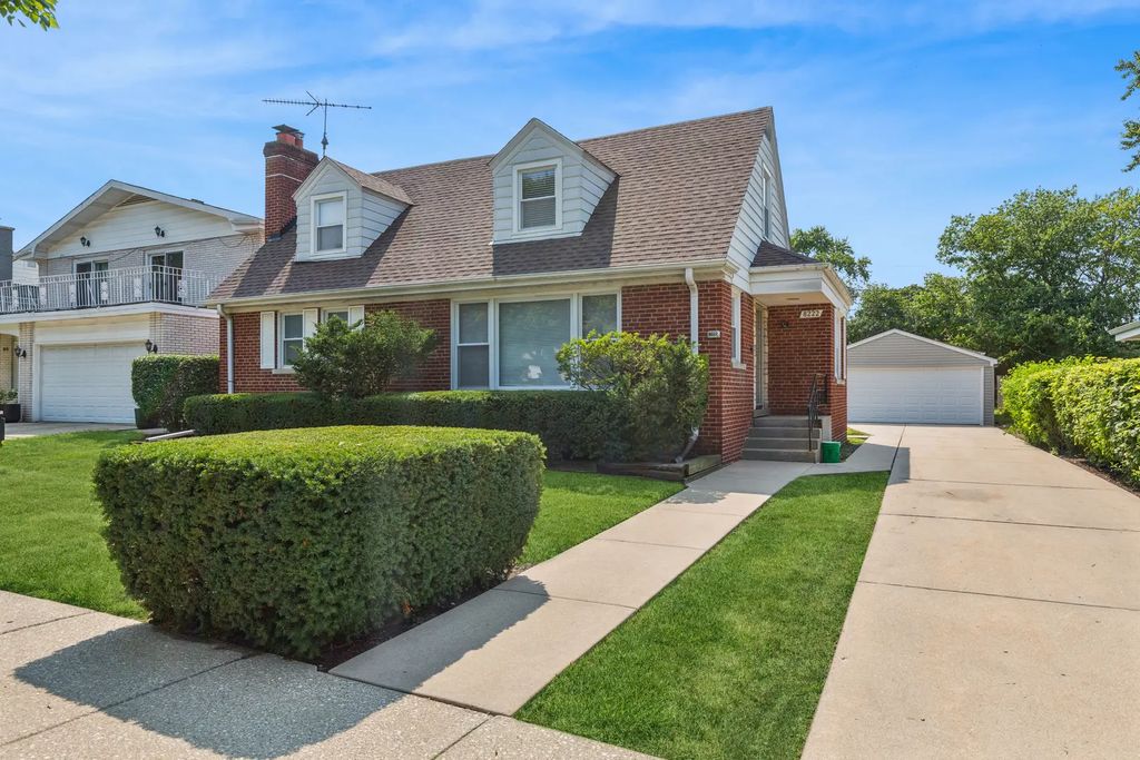 8222 Springfield Avenue, Skokie