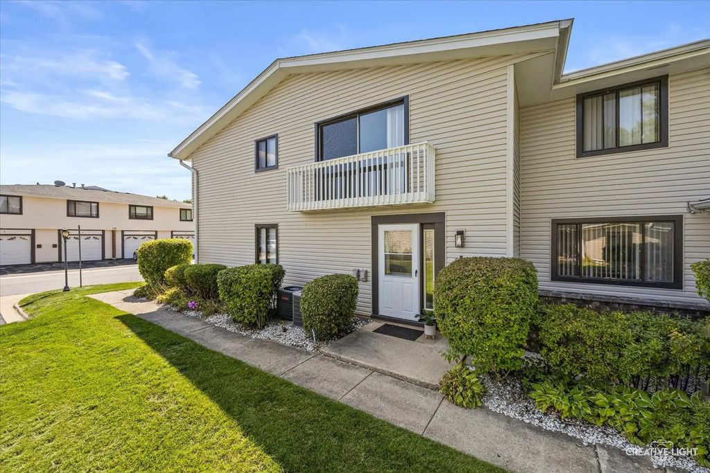 131 Fairlane Court, Bloomingdale
