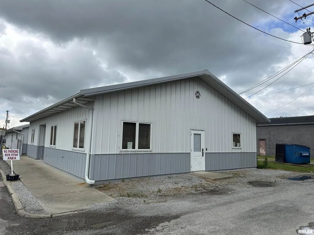 104 N Short Street, West Frankfort